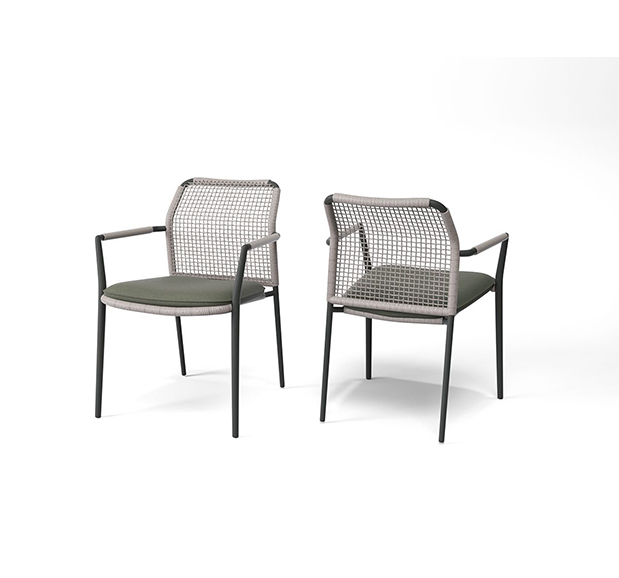 Gartenstuhl Paz mit Armlehnen in sanstone